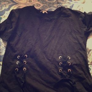 BLACK TEE WITH DRAWSTRINGS